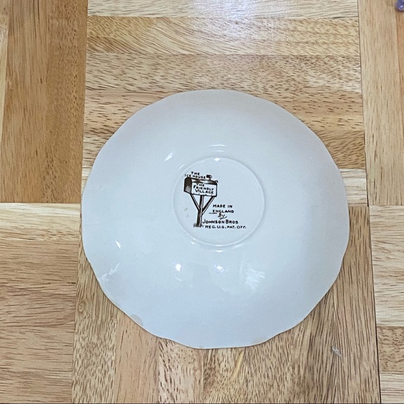 Vintage Johnson Bros The Friendly Village The Ice House Mug and Saucer Set - Picture 7 of 12